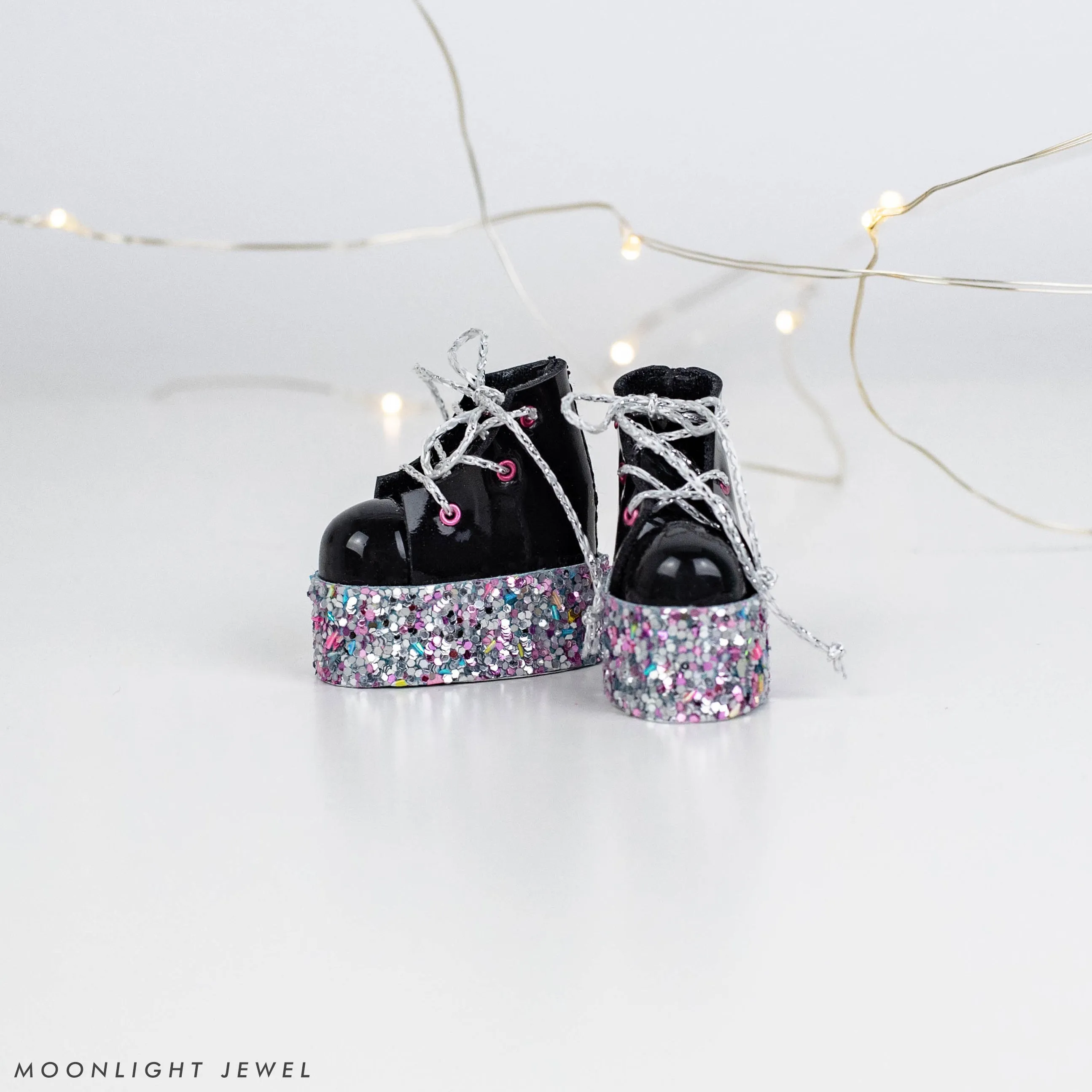 Making Miniature Shoes VOL I