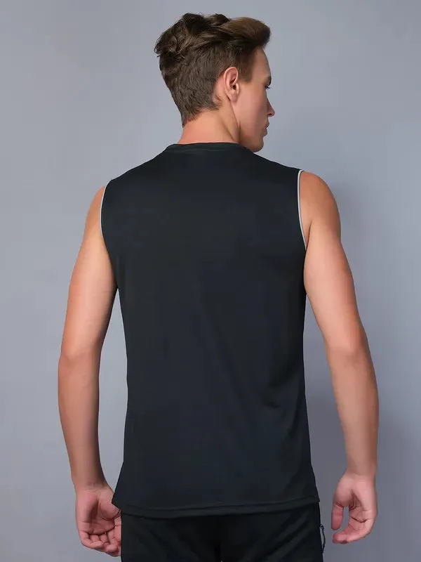 Men Colorblock Slim Fit Crew Neck Innerwear Vest with TECHNO COOL