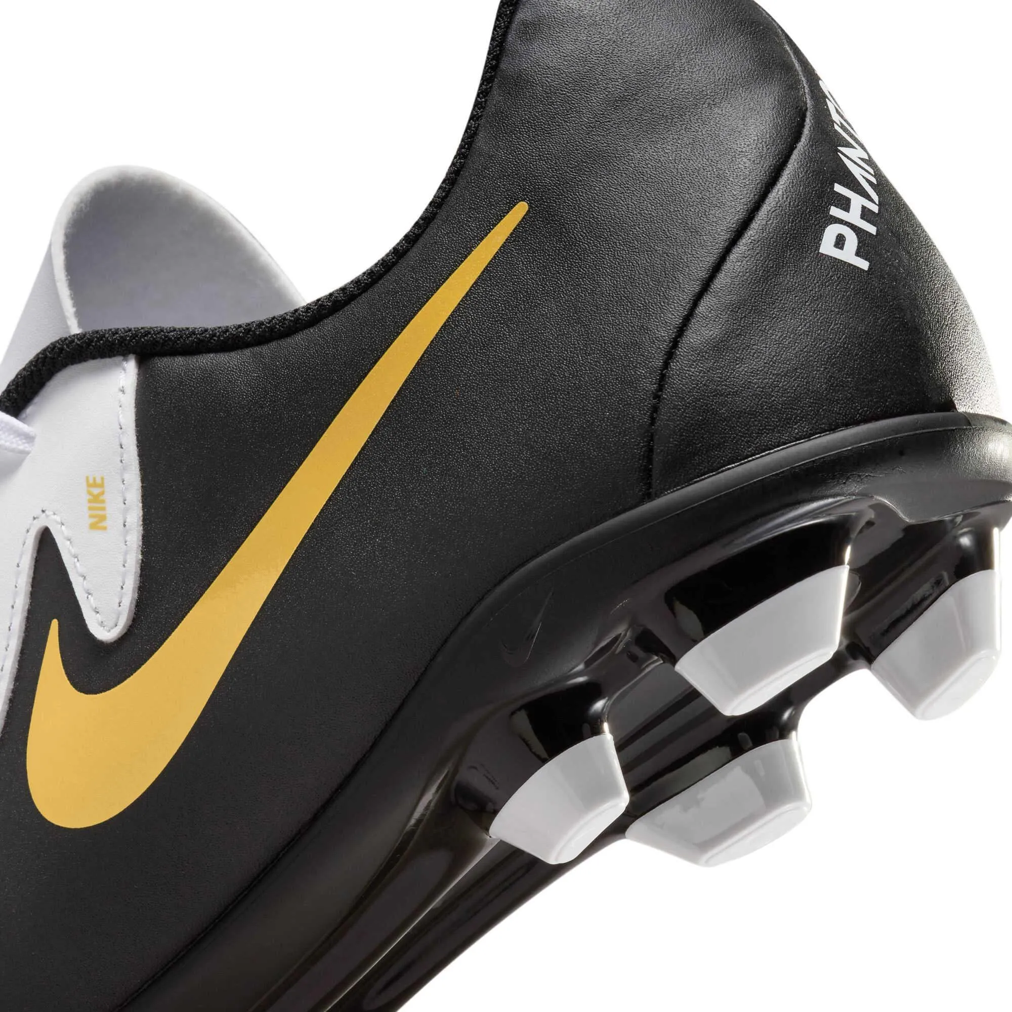 Phantom GX 2 Club MG Low-Top Football Boots