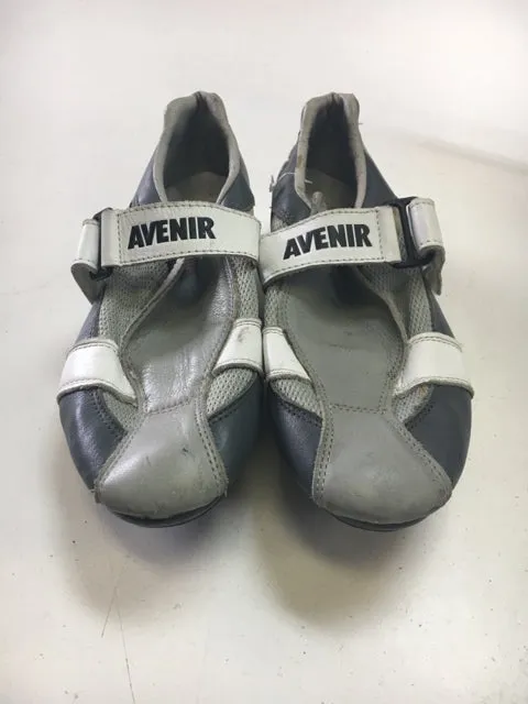 Used Avenir Grey/White Mens 8 Used Biking Shoes