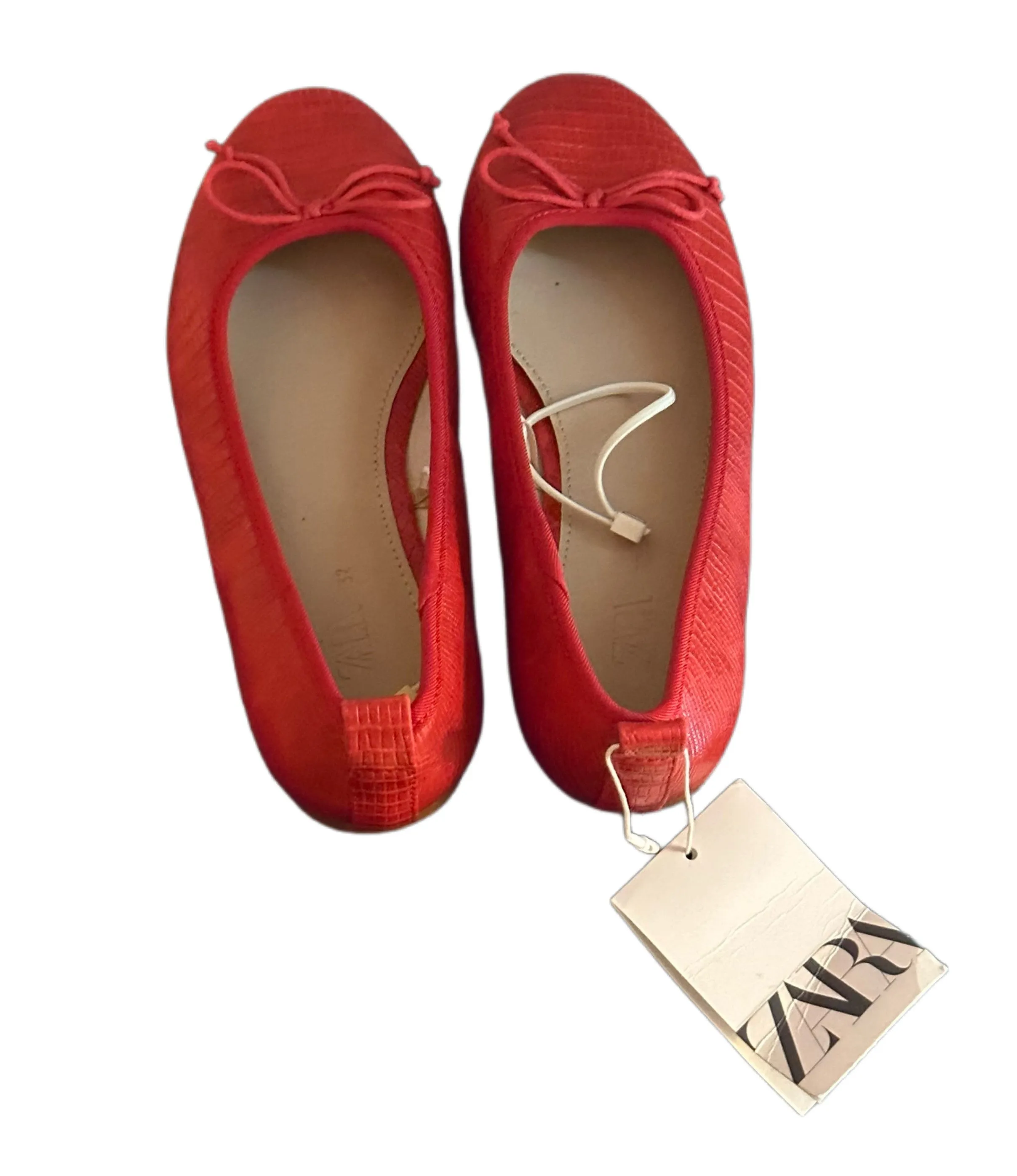 ZARA RED TEXTURED FLATS (SZ 32)